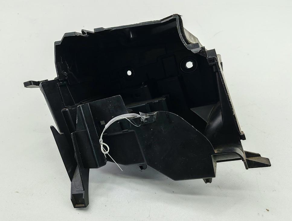 короб предохранителей Renault Megane II 2007, 1.6 л., бензин, МКПП, чёрный, универсал, 8200356340