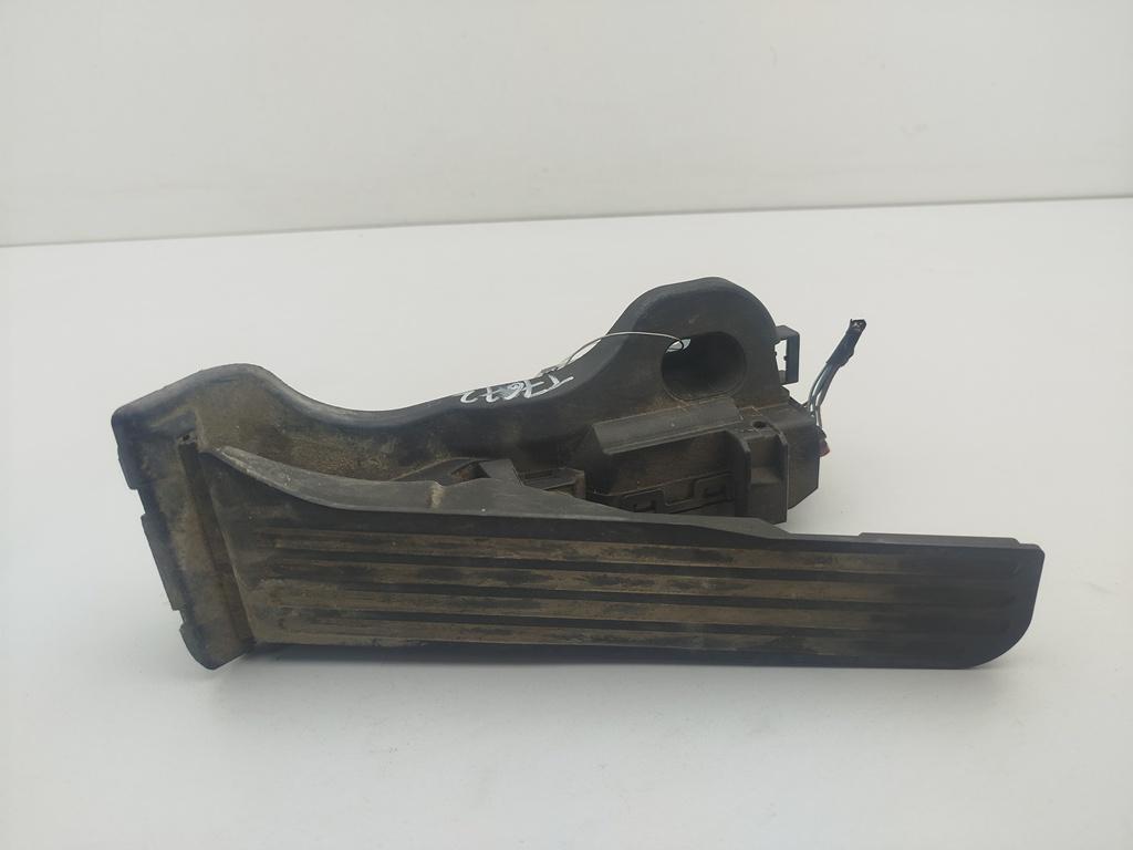 педаль Volkswagen Passat B6 2006, 1.6 л., бензин, МКПП, синий, универсал, 1K1721503L