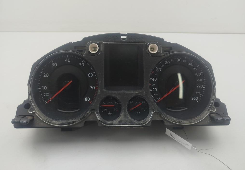 приборная панель Volkswagen Passat B6 2006, 1.6 л., бензин, МКПП, синий, универсал, 3C0920870T