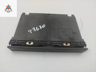 подстаканник Volkswagen Golf 4 поколение 2000, 1.4 л., бензин, МКПП, серый, хетчбэк 5 дв., 1J0858601