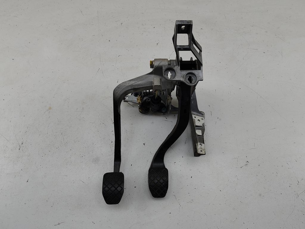 узел педальный (блок педалей) Volkswagen Passat B5+ (GP) 2002, 1.9 л., дизель, МКПП, серый, универсал, 8D1721117N