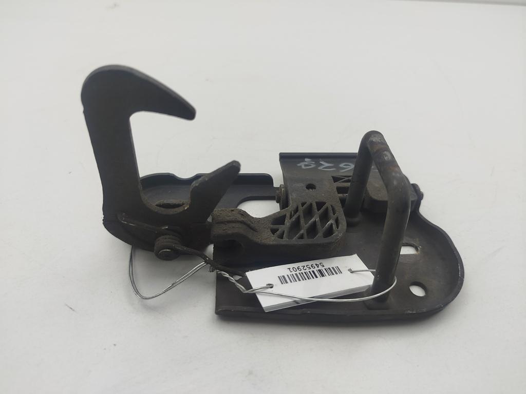 ответная часть (скоба) замка двери Volkswagen Passat B6 2009, 2.0 л., дизель, АКПП, серый, универсал, 3C0823480
