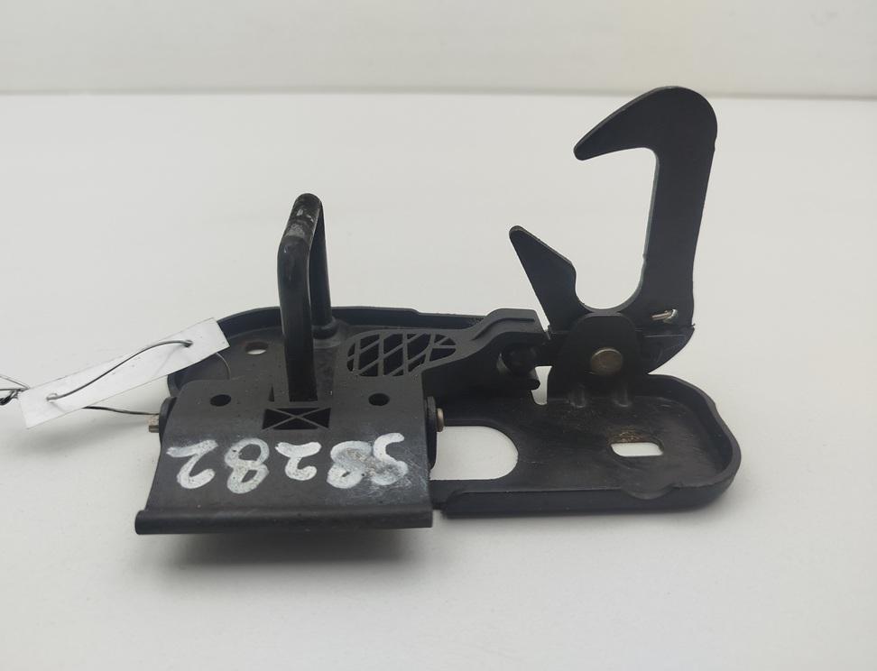 ответная часть (скоба) замка двери Volkswagen Passat B6 2007, 2.0 л., дизель, АКПП, чёрный, универсал, 3C0823480
