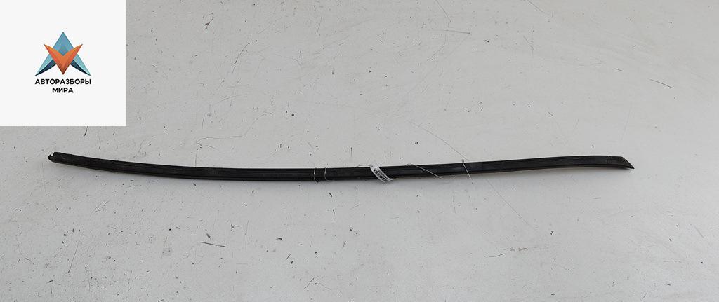молдинг лобового стекла Volkswagen Passat B6 2009, 2.0 л., дизель, АКПП, серый, универсал, 3C0854327 - фото №1