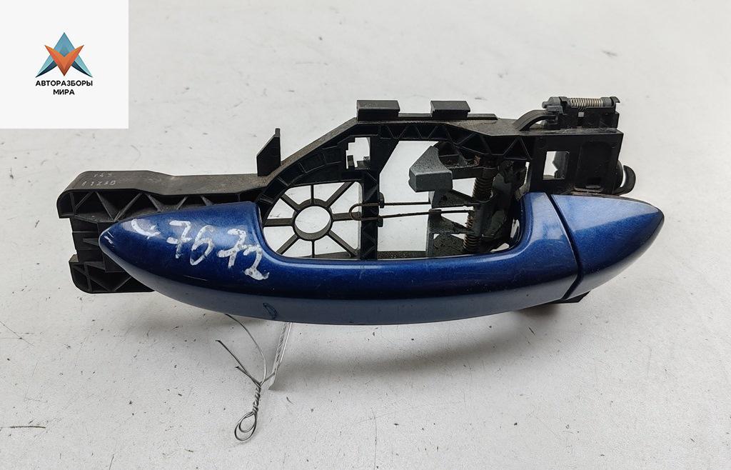 ручка наружная передняя левая Volkswagen Passat B6 2006, 1.6 л., бензин, МКПП, синий, универсал, 3C0837885 - фото №1