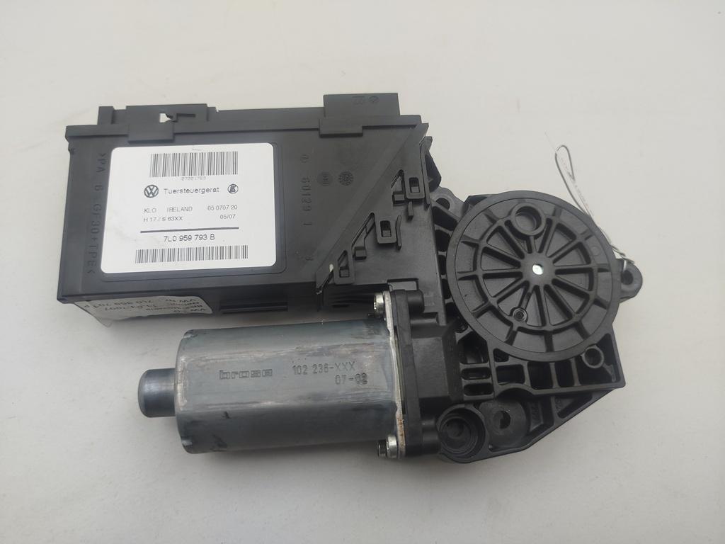 моторчик стеклоподъемника передний левый Volkswagen Touareg 2007, 5.0 л., АКПП, внедорожник 5 дв., 7L0959793