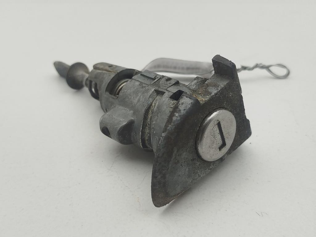 личинка дверного замка Volkswagen Passat B6 2007, 2.0 л., дизель, АКПП, чёрный, универсал, 3C0837167A