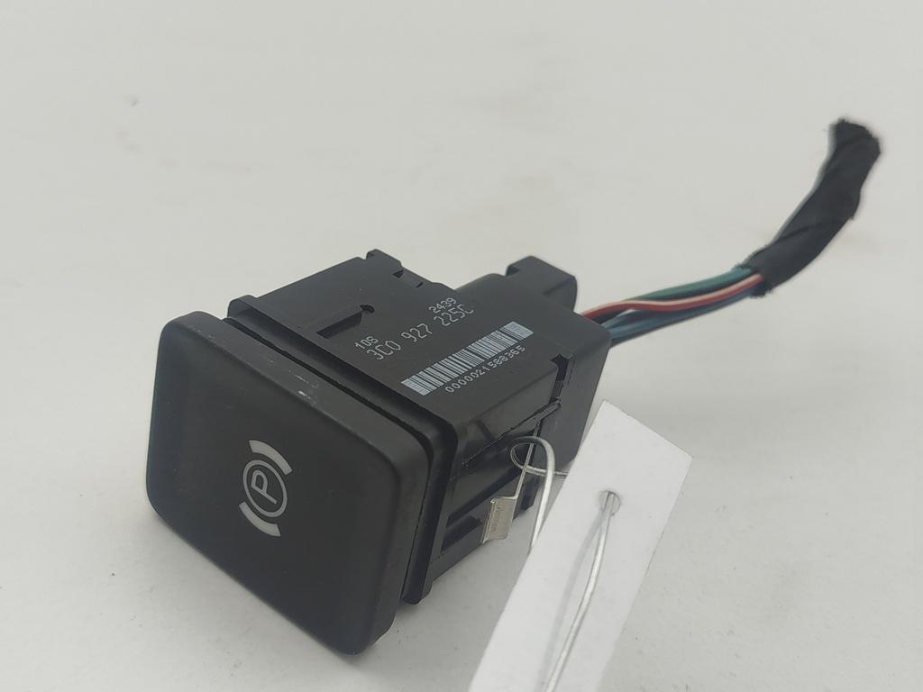 кнопка ручного тормоза (ручника) Volkswagen Passat B6 2006, 1.6 л., бензин, МКПП, синий, универсал, 3C0927225C