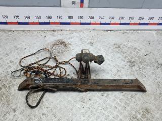 прицепное устройство (фаркоп) Skoda Yeti 1 поколение [рестайлинг] 2013, 2.0 л., дизель, МКПП, внедорожник 5 дв., 5L0092155