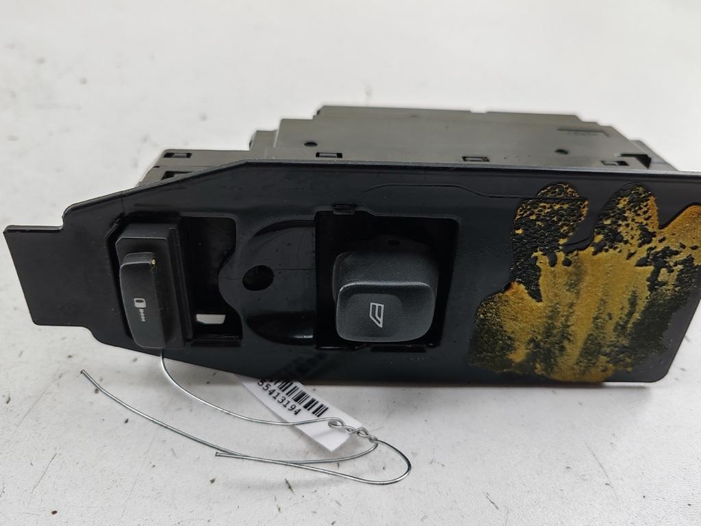 кнопка стеклоподъемника переднего правого Volvo V70 2001, 2.4 л., бензин, МКПП, чёрный, универсал, 8673187