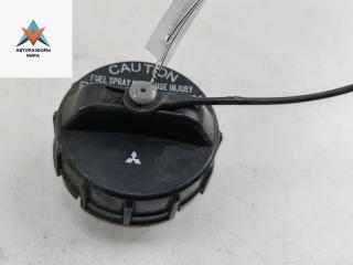 пробка топливного бака Mitsubishi Outlander 1 поколение 2004, 2.0 л., бензин, МКПП, чёрный, внедорожник 5 дв.