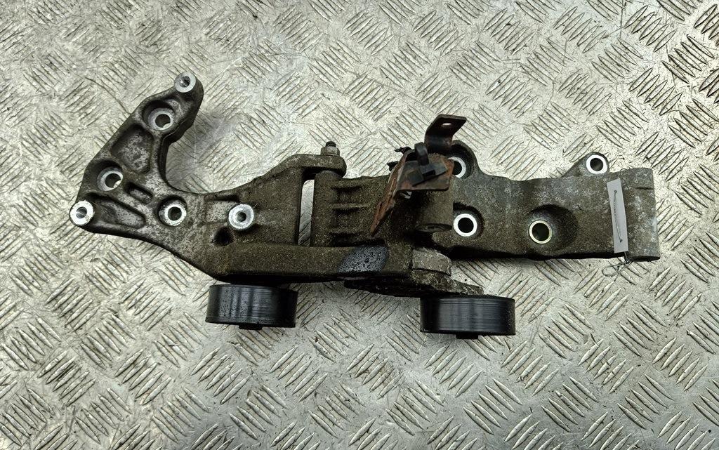 кронштейн генератора Opel Astra J 2011, 1.7 л., дизель, МКПП, серый, универсал