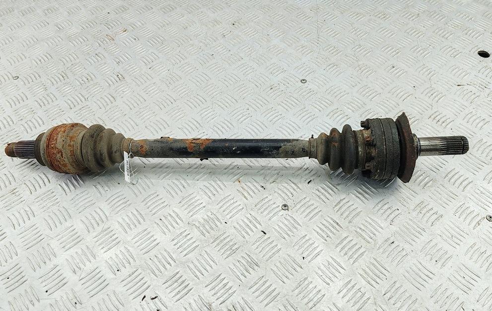 полуось задняя (приводной вал, ШРУС) BMW 5 серия E39 1997, 2.0 л., бензин, МКПП, зелёный, седан - фото №1