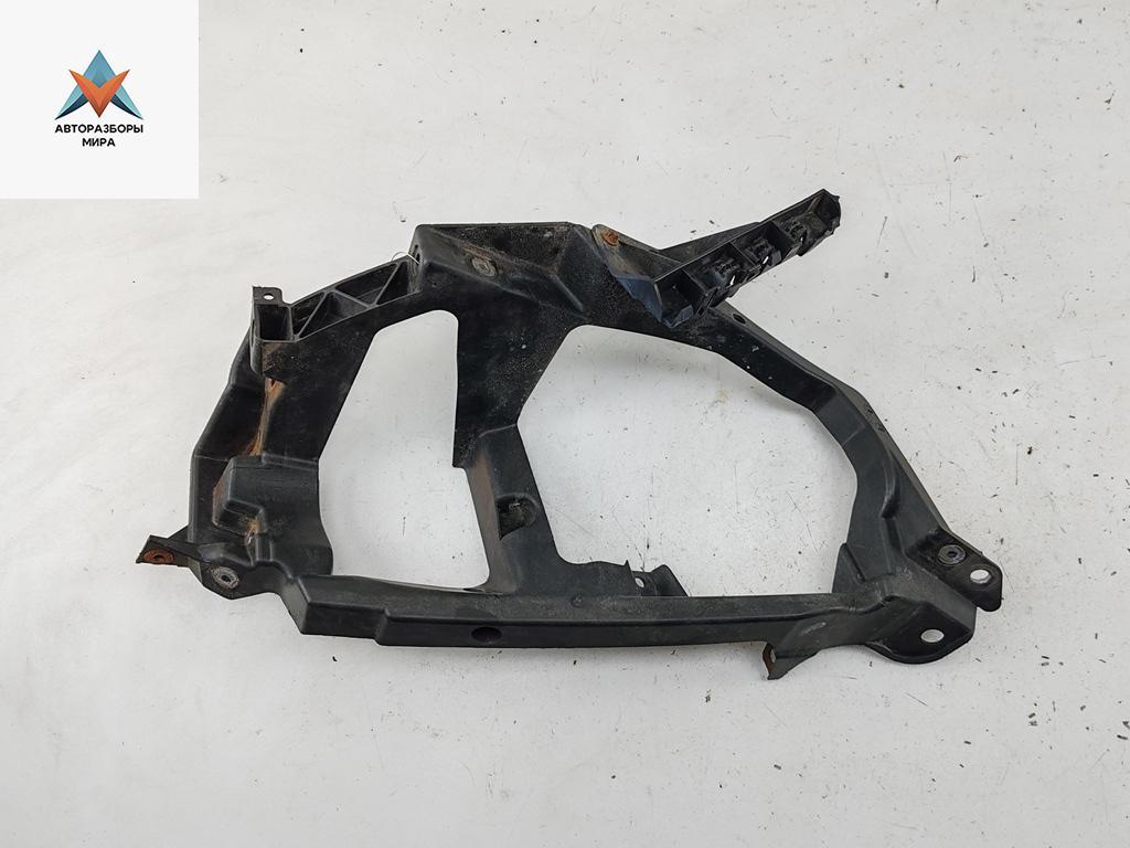 крепление фары правой Mitsubishi Colt 6 поколение (Z20/Z30) 2007, 1.5 л., дизель, робот, синий, хетчбэк 5 дв., MN105060 - фото №1