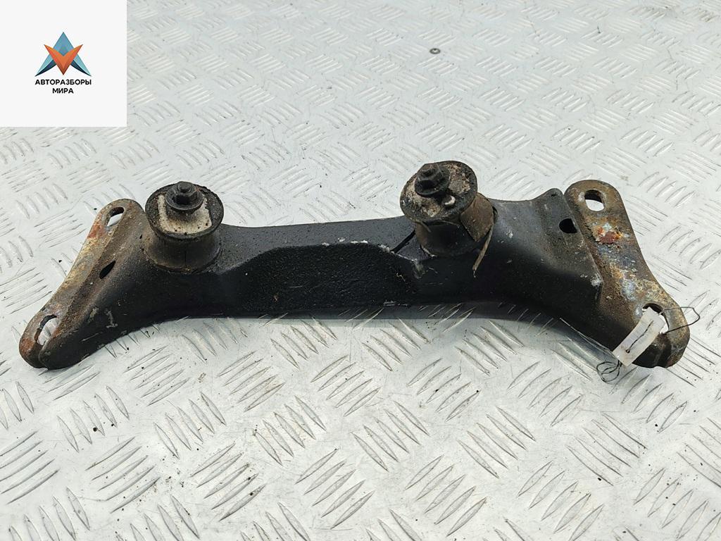 кронштейн КПП BMW 3 серия E46 1999, 2.5 л., бензин, МКПП, чёрный, седан, 1094683 - фото №1