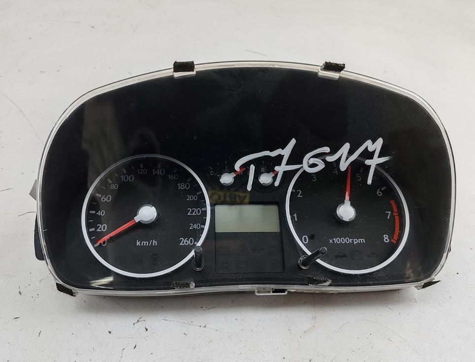 приборная панель Hyundai Coupe 2002, 2.0 л., бензин, МКПП, красный, купе, 2003-45900H