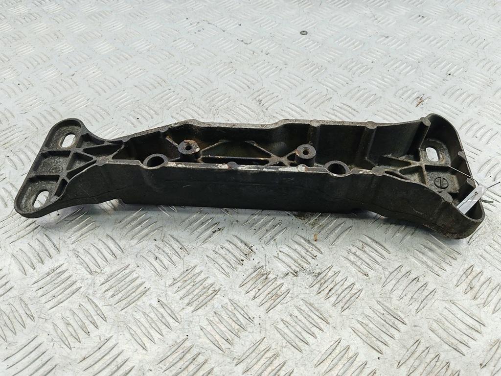 кронштейн КПП BMW 5 E39 1997, 2.5 л., бензин, МКПП, синий, седан, 1092476