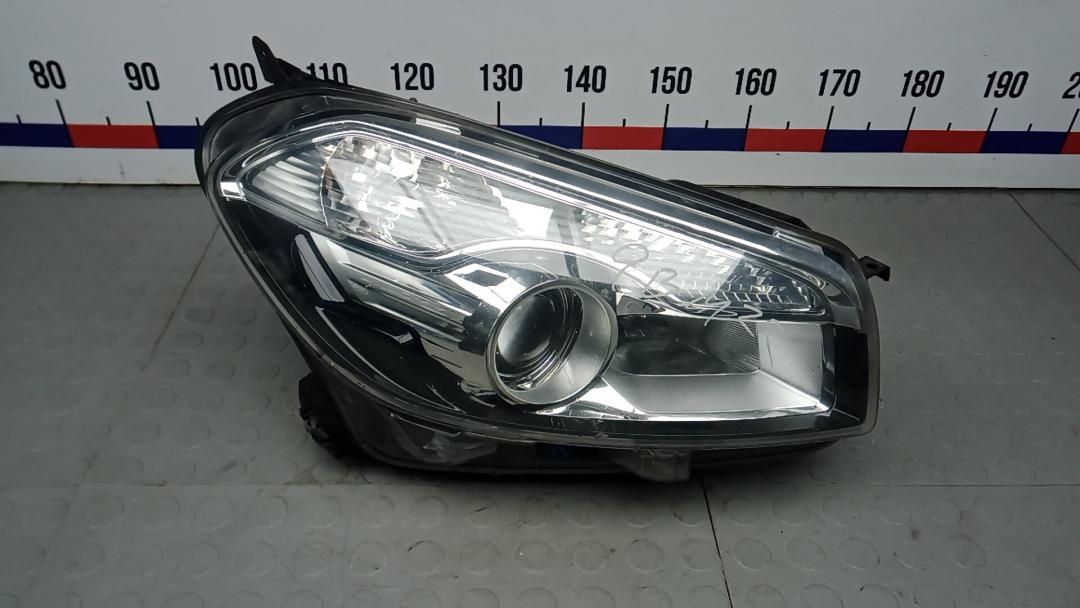 фара правая Nissan Qashqai 2 поколение 2013, 1.6 л., дизель, МКПП, внедорожник 5 дв., 26010BR61B - фото №1