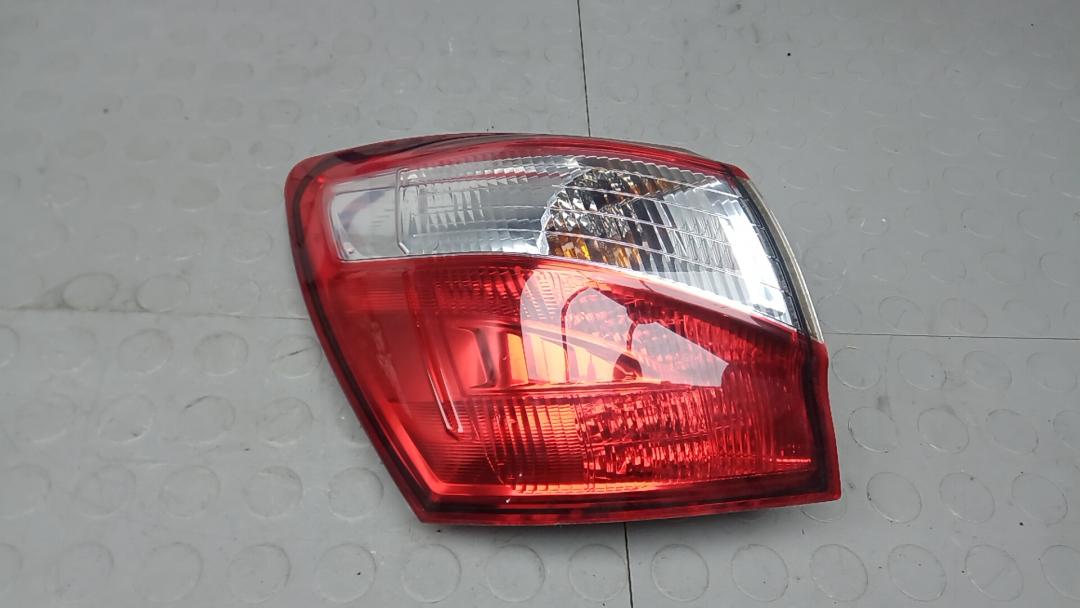 фонарь задний левый Nissan Qashqai 2 поколение 2013, 1.6 л., дизель, МКПП, внедорожник 5 дв., 26555BR00B - фото №1