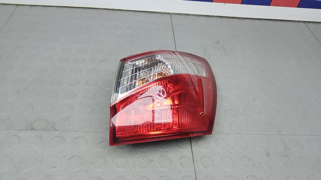 фонарь задний правый Nissan Qashqai 2 поколение 2013, 1.6 л., дизель, МКПП, внедорожник 5 дв., 26550BR00B - фото №1