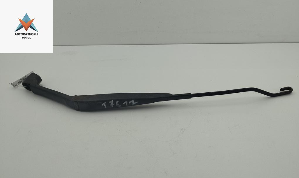 Щеткодержатель (поводок стеклоочистителя) передний Hyundai Coupe 2002-2007 2002, 2.0 л., бензин, МКПП, красный, купе, D226XCJ - фото №1
