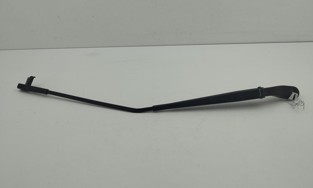 Щеткодержатель (поводок стеклоочистителя) передний Mazda 3 BK 2003, 1.6 л., бензин, МКПП, серый, хетчбэк 5 дв.