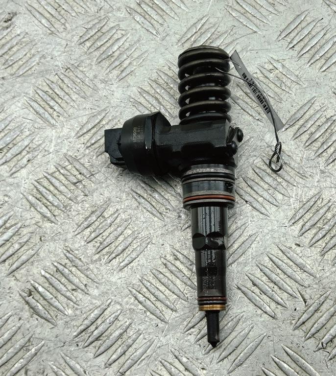 форсунка Volkswagen Passat B5+ (GP) 2002, 1.9 л., дизель, МКПП, серый, универсал, 038130073AJ, 0414720037