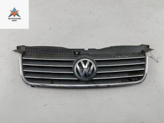 решетка радиатора Volkswagen Passat B5 [рестайлинг] 2002, серый, универсал, 3B0853651L