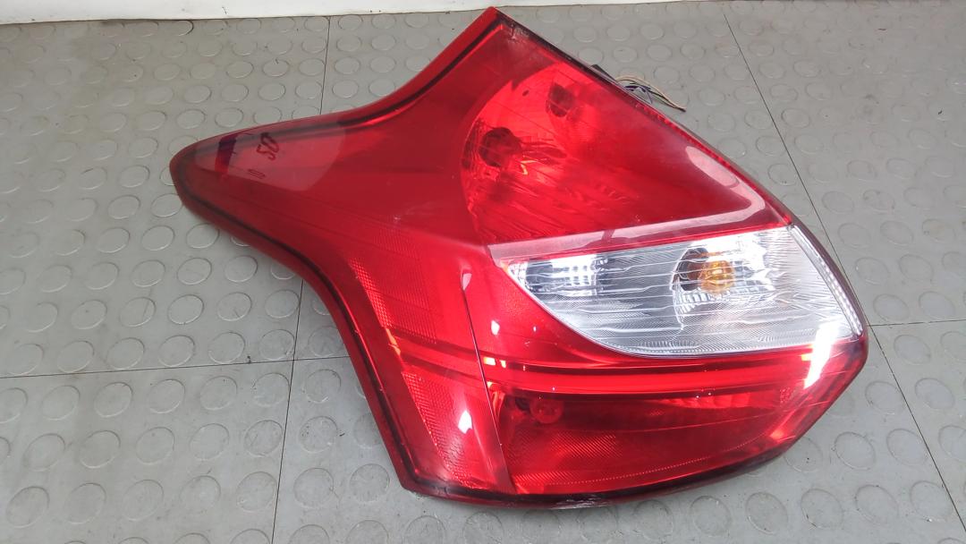 фонарь задний левый Ford Focus 3 поколение 2012, 1.6 л., TDCi, дизель, МКПП, хетчбэк 5 дв. - фото №1
