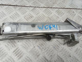 домкрат Volkswagen Polo 4 поколение [рестайлинг] 2008, 1.2 л., бензин, МКПП, хетчбэк 5 дв.
