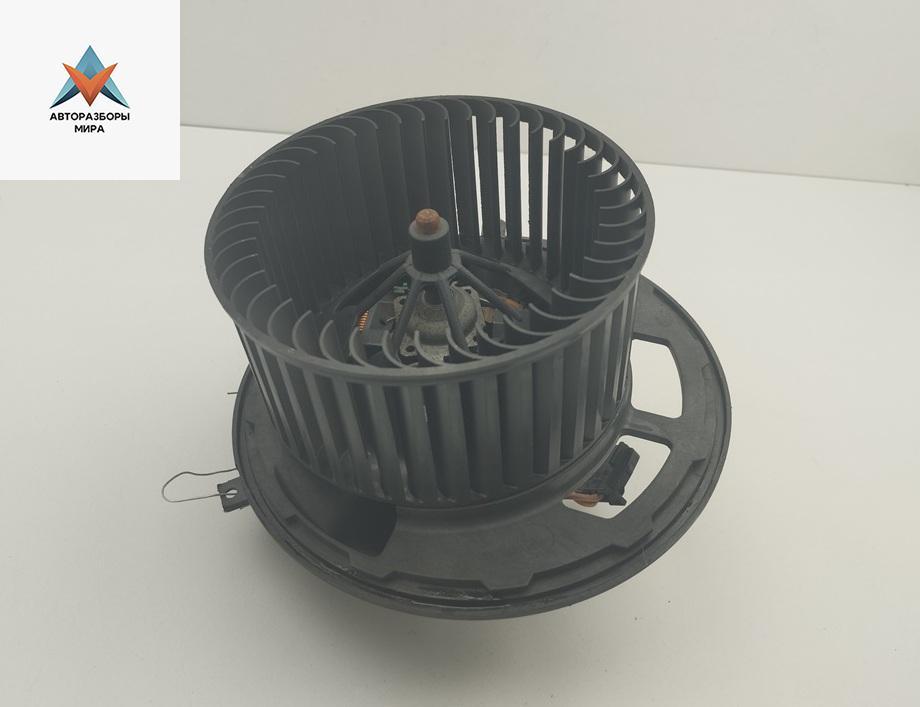 моторчик печки BMW 3 серия E90/E91/E92/E93 2006, 3.0 л., дизель, АКПП, чёрный, седан, 2982428 - фото №1