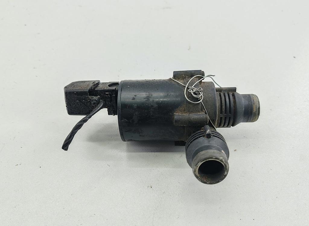 Насос водяной дополнительный BMW 5 E39 2000, 2.5 л., бензин, 8381989