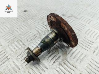 Цапфа задняя (ось ступицы) Audi A6 4A/C4 1996, 2.6 л., бензин, АКПП, серый, седан