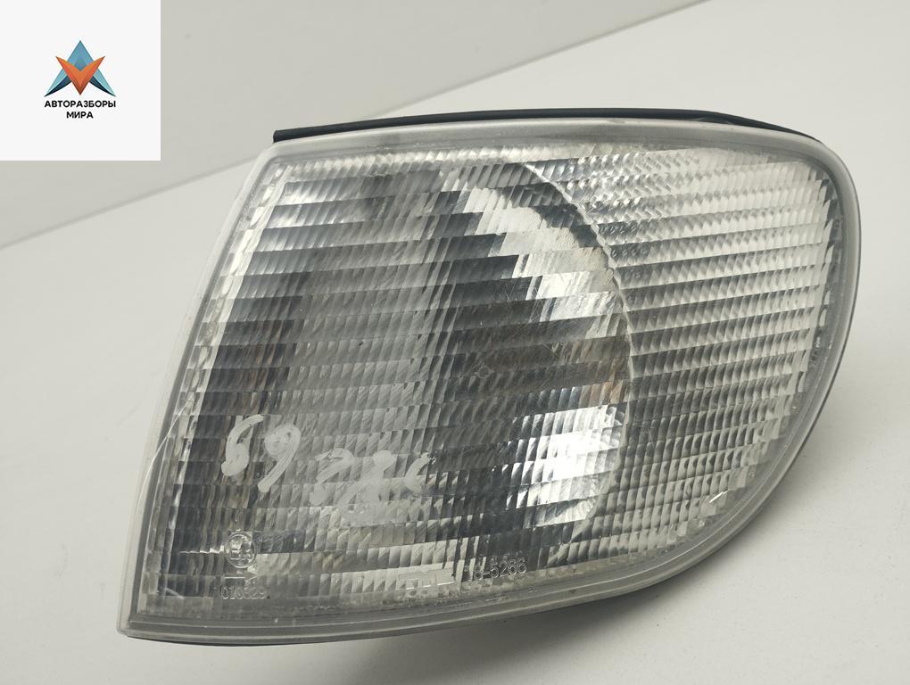 Поворотник (указатель поворота) левый Audi A6 4A/C4 1996, 2.6 л., бензин, АКПП, серый, седан, 18-5266 - фото №1
