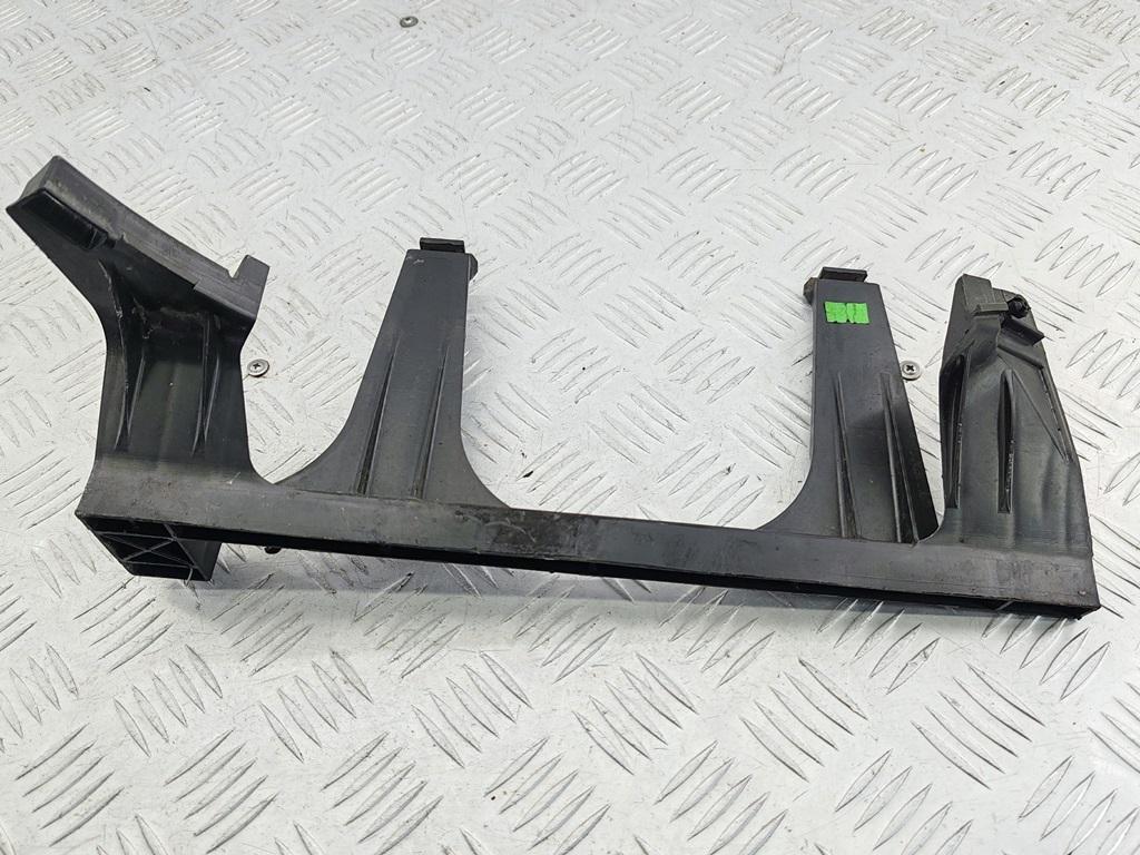 кронштейн (крепление) BMW 3 E46 2004, 2.0 л., дизель, МКПП, серый, универсал, 7788052