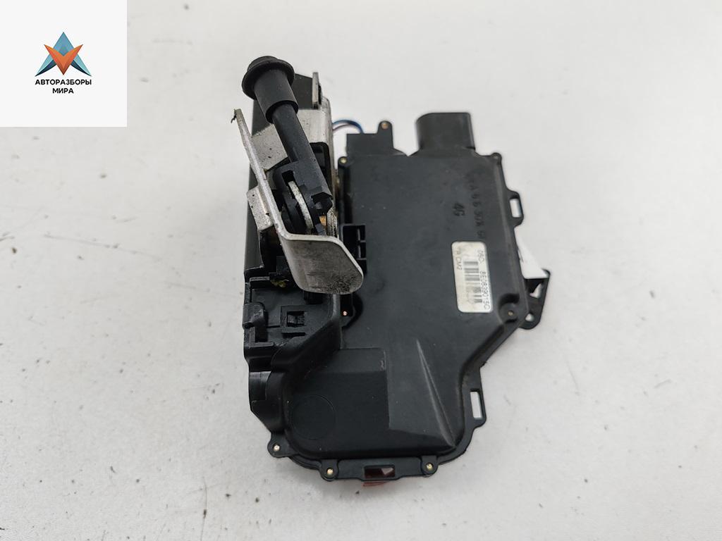 замок двери задней левой Audi A4 B6 2004, 3.0 л., бензин, АКПП, чёрный, универсал, 8E0839015C - фото №1
