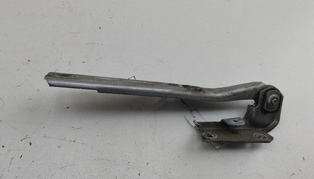 петля капота левая Audi A6 C4 1996, серый, седан, 4A0823301F