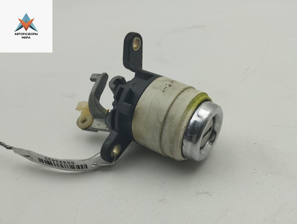 кнопка открытия багажника Audi 80 8A/B3 1988, 1.8 л., бензин, МКПП, серый, седан - фото №1
