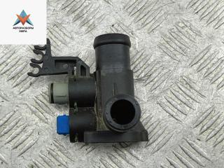 фланец (тройник) системы охлаждения Audi 80 8C/B4 1992, 2.0 л., бензин, МКПП, серый, седан