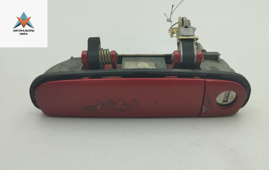 ручка наружная передняя левая Audi A6 4B/C5 1997, 1.8 л., бензин, МКПП, красный, седан, 4B1837885 - фото №1