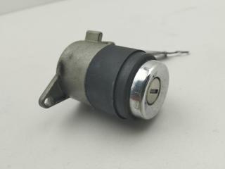 кнопка открытия багажника Audi 80 B4 1992, 2.0 л., бензин, МКПП, серый, седан, 4A5827539