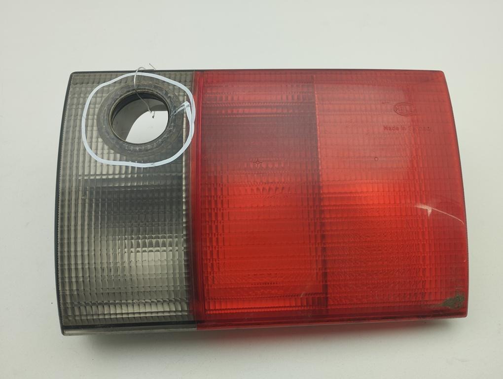 фонарь крышки багажника правый Audi 80 8C/B4 1992, 2.0 л., бензин, МКПП, серый, седан, 8A0945094 - фото №1