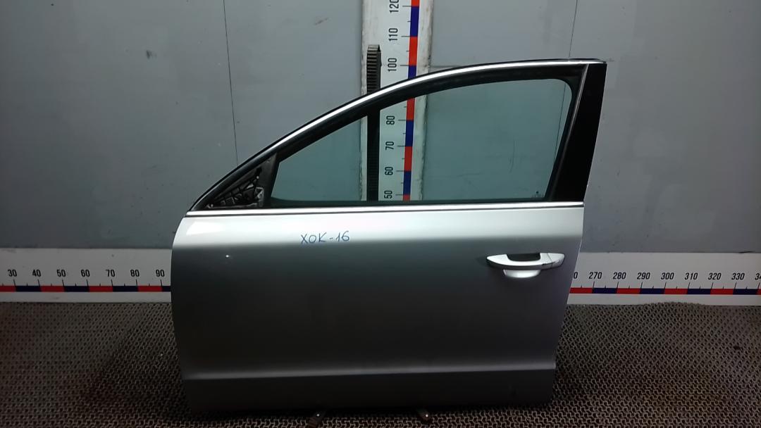 дверь передняя левая Skoda Superb 2 поколение 2009, 2.0 л., дизель, АКПП, хетчбэк 5 дв. - фото №1