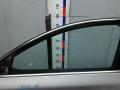 дверь передняя левая Skoda Superb 2 поколение 2009, 2.0 л., дизель, АКПП, хетчбэк 5 дв. - фото №3