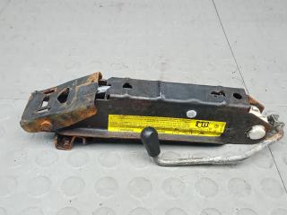 домкрат Volkswagen Golf Plus 2 поколение 2009, 1.9 л., дизель, МКПП, хетчбэк 5 дв.