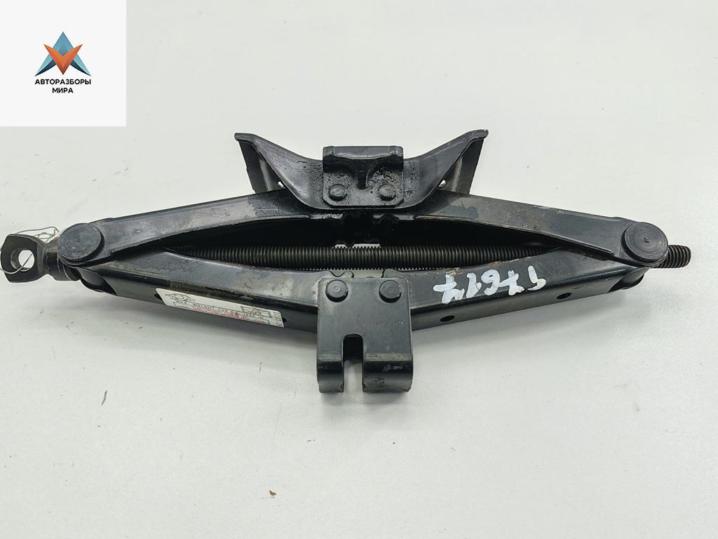 домкрат Hyundai Coupe 2002-2007 2002, 2.0 л., бензин, МКПП, красный, купе - фото №1