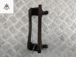 скоба суппорта Mitsubishi Outlander 1 поколение 2004, 2.0 л., бензин, МКПП, чёрный, внедорожник 5 дв.