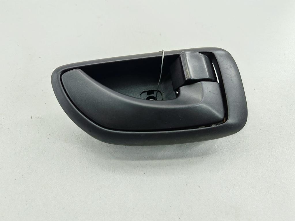 ручка внутренняя передняя правая Hyundai Terracan 2001, 2.9 л., дизель, МКПП, серый, внедорожник 5 дв., 82621H1020