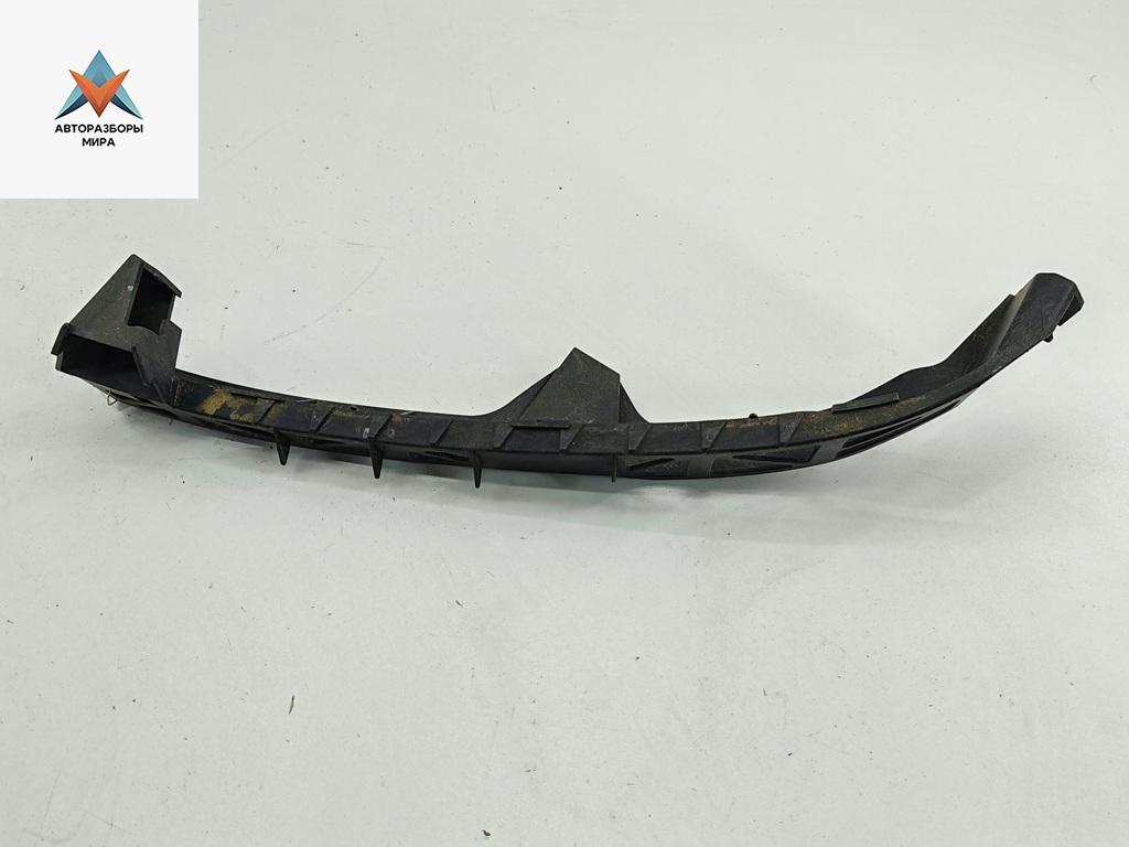 крепление фары левой Mazda 3 BK 2003, 1.6 л., бензин, МКПП, серый, хетчбэк 5 дв., BP4K50161 - фото №1