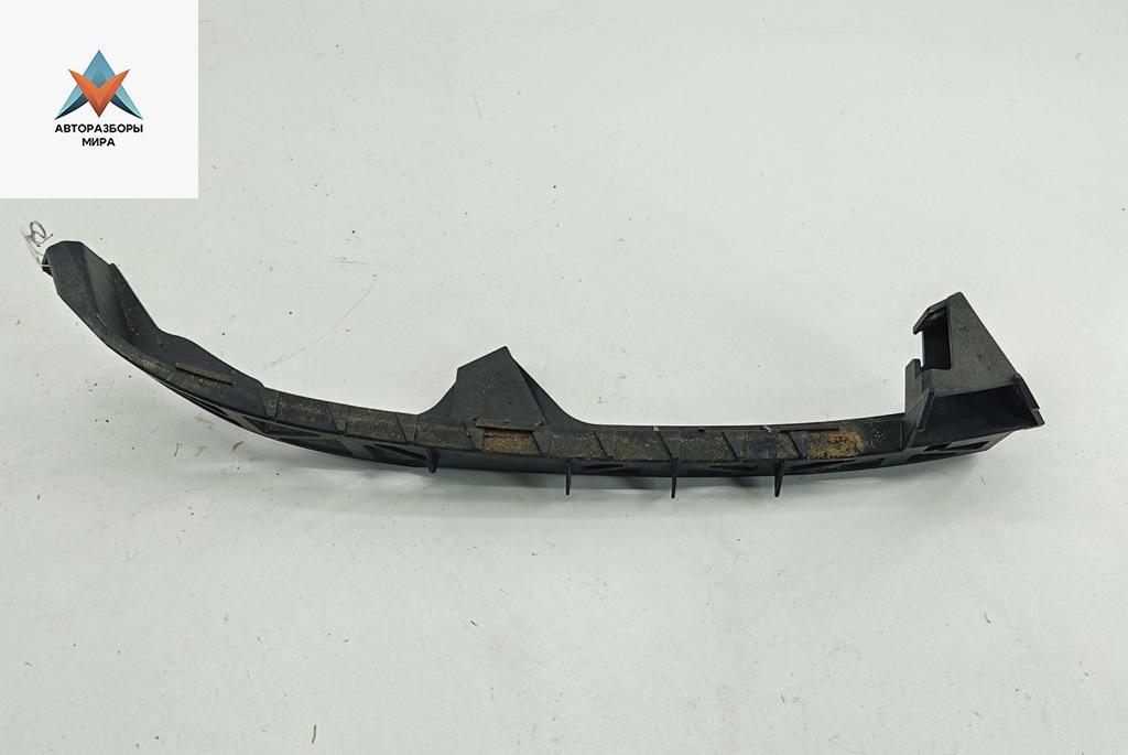 крепление фары правой Mazda 3 BK 2003, 1.6 л., бензин, МКПП, серый, хетчбэк 5 дв., BP4K50151 - фото №1